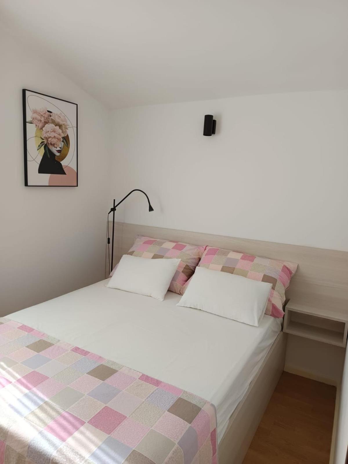 Apartman Marin ราชานิ ภายนอก รูปภาพ